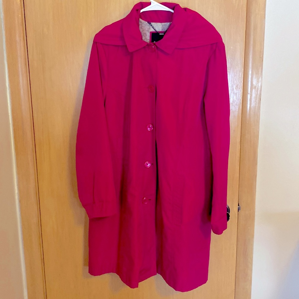 Womens spring coat little wear. Great condition